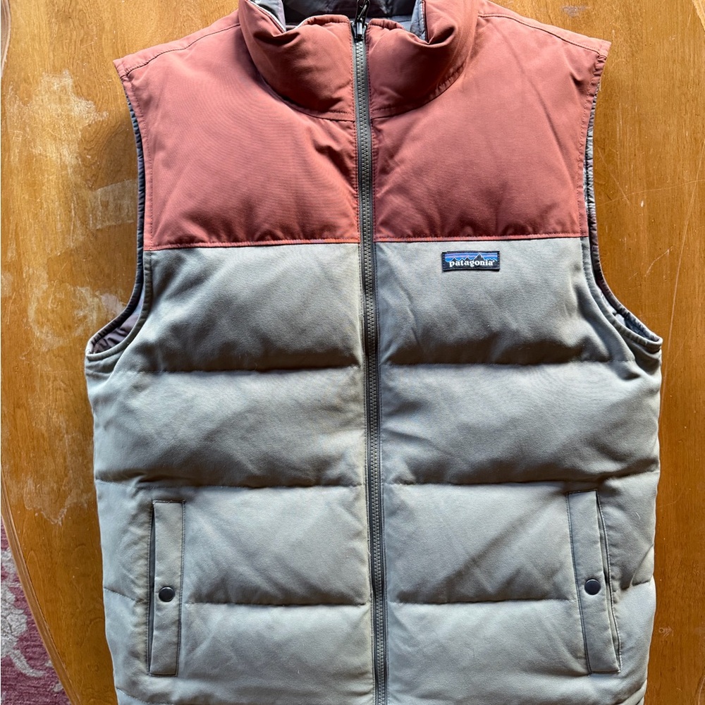 Patagonia Reversible Puffer Vest rust and camo